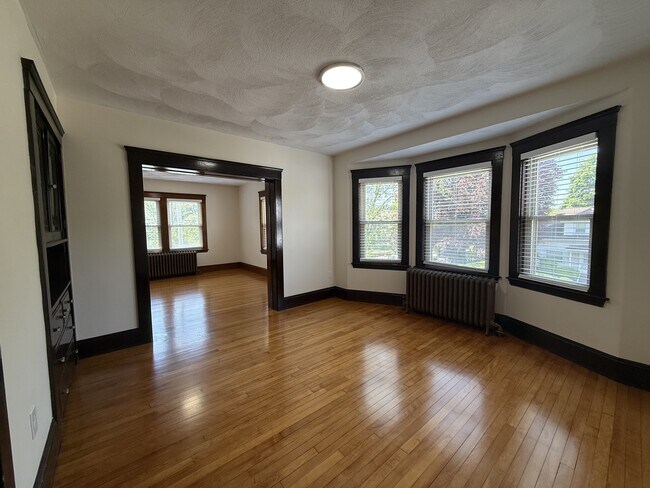 Comedor - 585 High St
