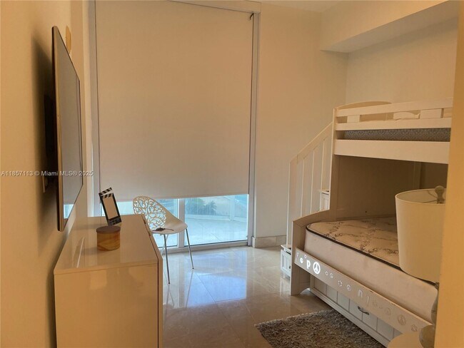 Foto del edificio - 16001 Collins Ave