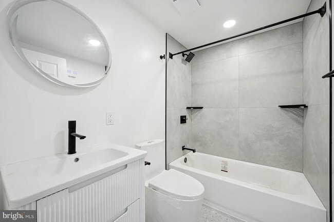 Building Photo - 52 N 51st St