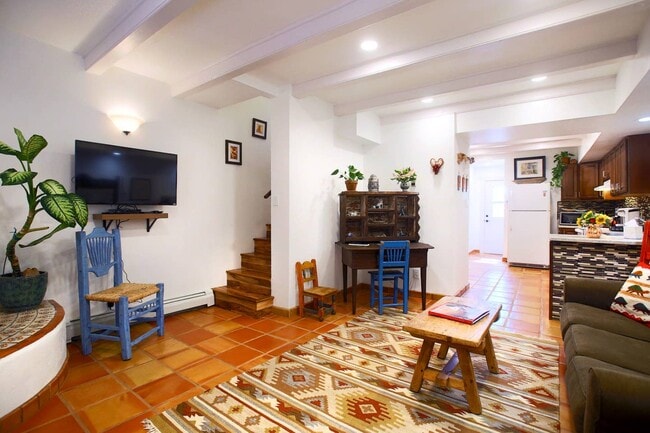 Building Photo - 1572 Avenida de Las Americas