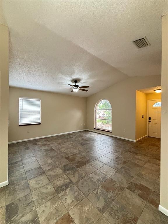 Foto del edificio - 1163 Coleman Ave