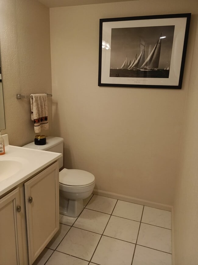 guest bathroom on ground floor - 11640 Community Center Dr