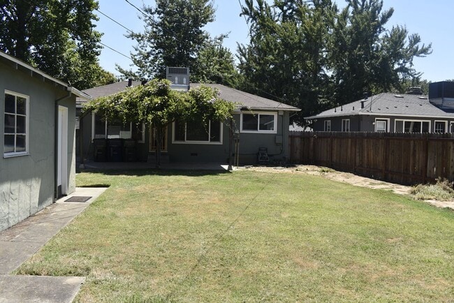 Building Photo - 5311 Callister Ave