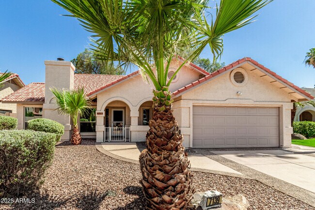 Foto del edificio - 7139 W McRae Way