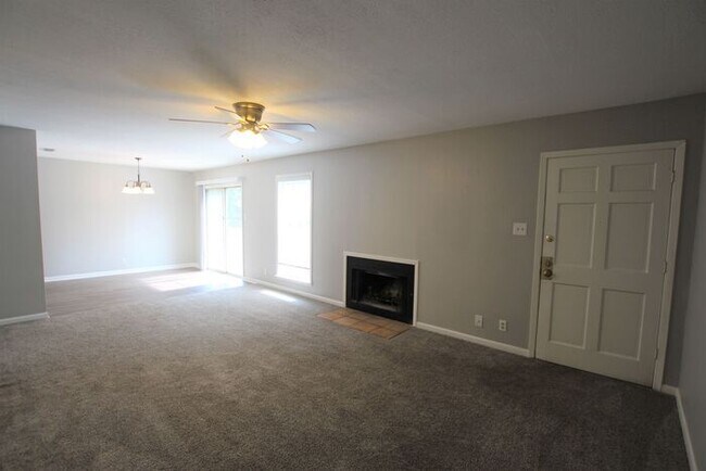 Foto del edificio - Coming Soon! 2 bed 2 bath Apartment in Sou...