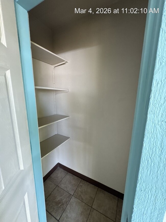 Building Photo - 4384