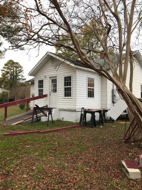 Building Photo - Cottage Downtown Vass