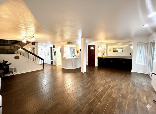 Foto del edificio - 4010 Layang Layang Cir