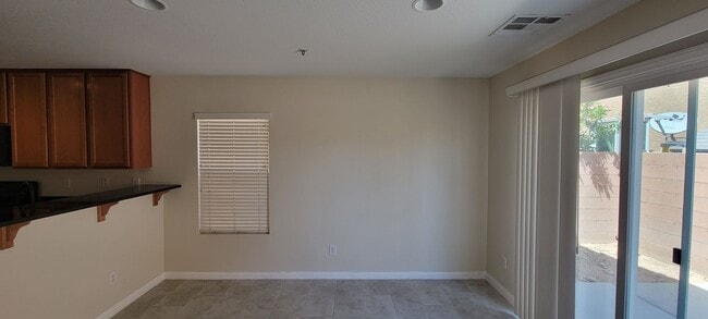 Building Photo - Upscale Executive Living