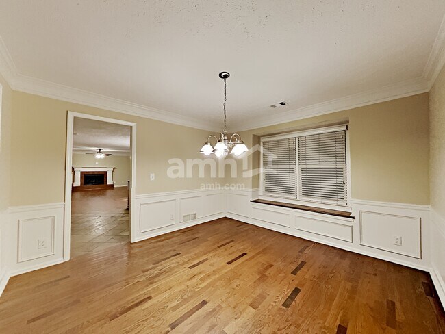 Foto del edificio - 4383 Laughlin Ct NW