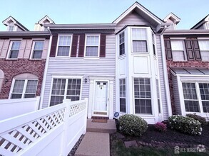 Building Photo - 207 Darwin Ln