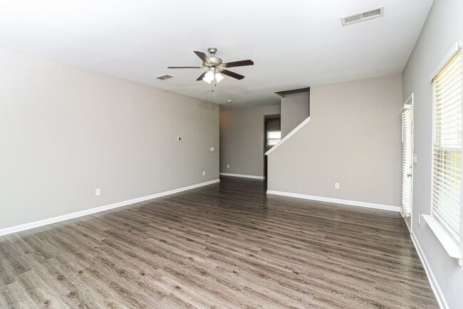 Building Photo - 92 Moss Way