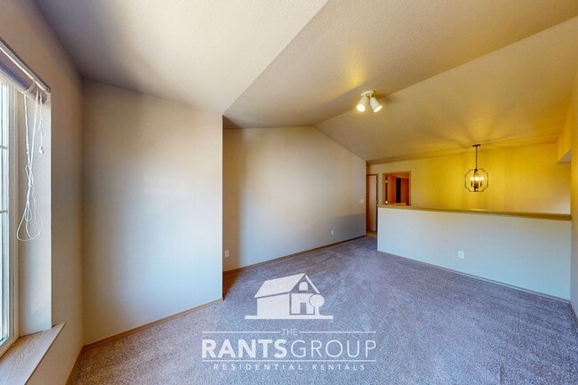 Building Photo - Spacious 3-Bed, 2.5-Bath home in the Olymp...