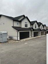 Building Photo - 520 E South Weber Dr