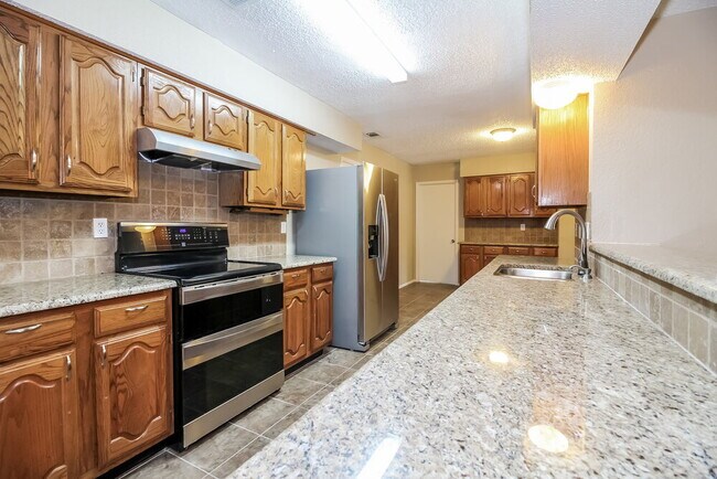 Building Photo - 1037 Eagle Ct