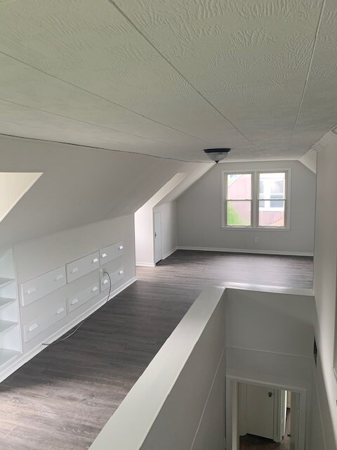 Amplio dormitorio en el piso superior - 3908 Avilla Pl