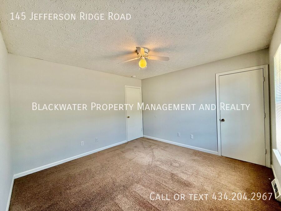 Building Photo - 145 Jefferson Ridge Rd