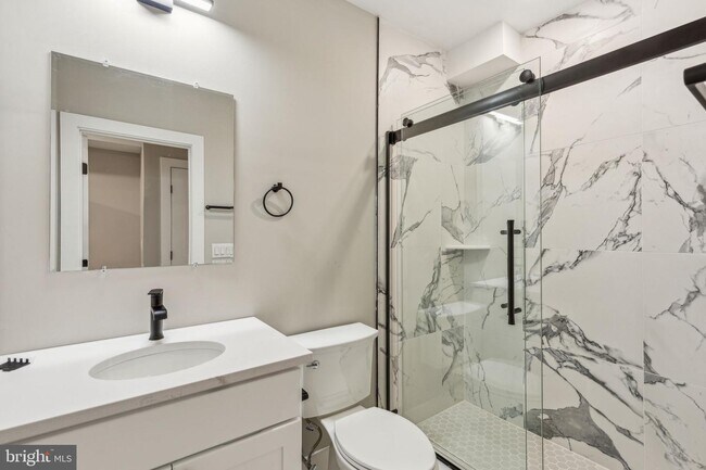 Foto del edificio - 1808 E Hagert St