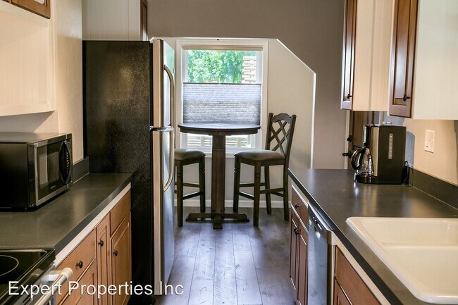 Foto del edificio - 1 br, 1 bath House - 207 Bain St Cottage