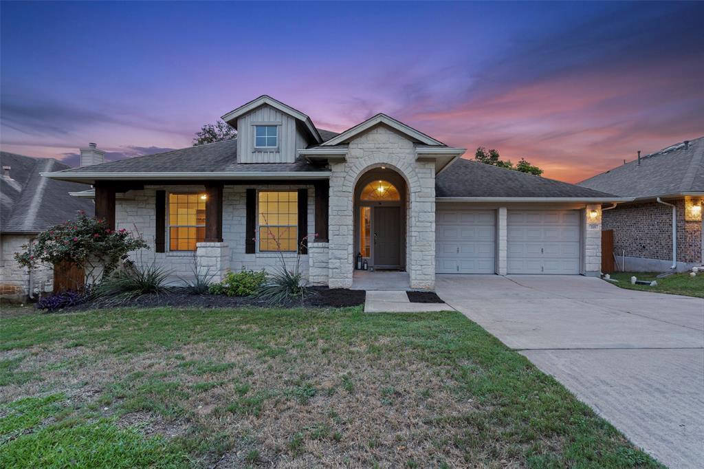 Foto principal - 215 Lexington Dr
