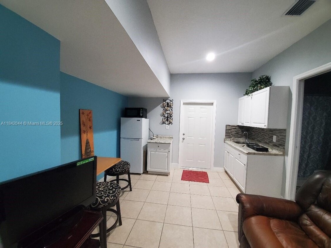Primary Photo - 16025 SW 53rd Terrace