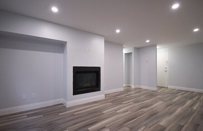 Building Photo - 581 Strasburg Rd