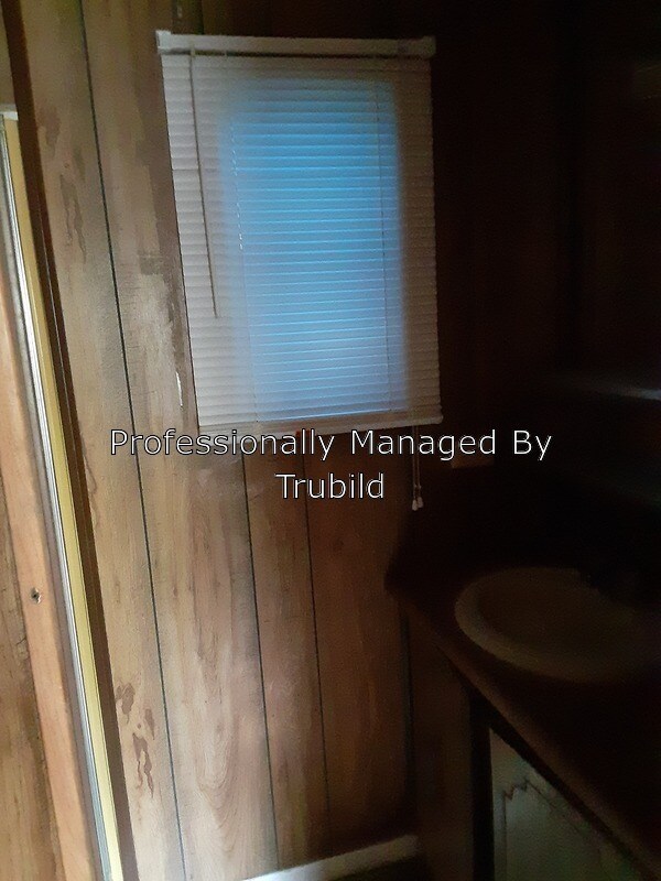 Foto del edificio - 210 E Little Indian Trail NE