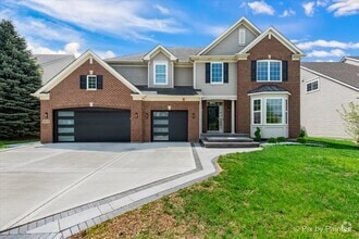 Building Photo - 5919 Chatham Dr