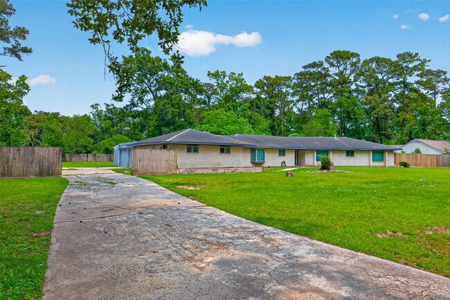 Foto del edificio - 1701 Mistletoe Ln