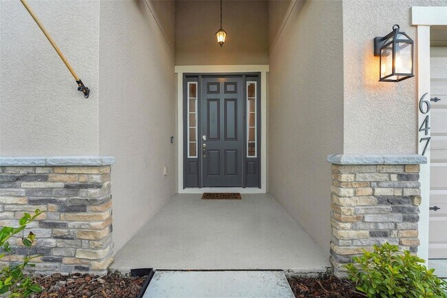 Building Photo - 647 Bentley N Dr