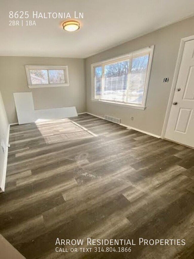Foto del edificio - 8625 Haltonia | $935 | 2 BD 1 BATH with De...