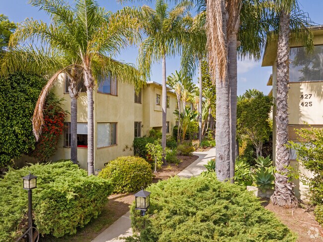 Building Photo - 421 San Vicente Apartments