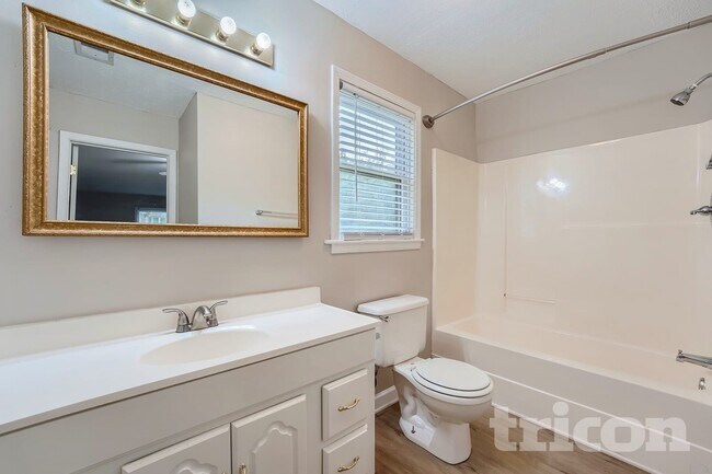 Building Photo - 4 Stonehenge Ct