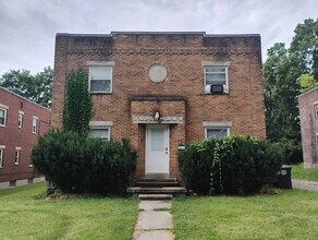 Building Photo - 238 E Beechwood Ave