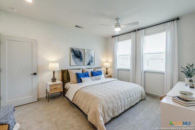 Foto del edificio - 1035 Koby St