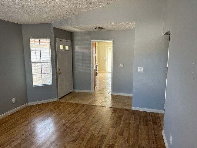 Foto del edificio - 2 br, 2 bath House - 4678 Denwood Dr.