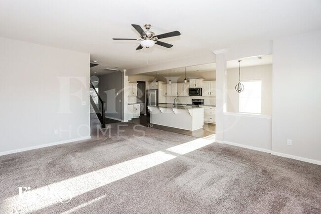 Foto del edificio - 343 Whispering Hills Dr