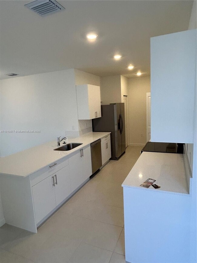 Building Photo - 3000 Park Pl