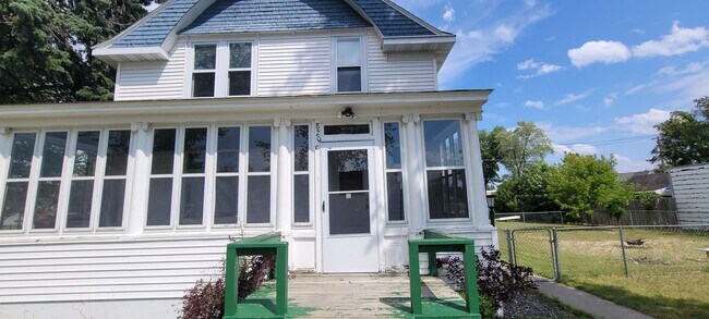 Foto del edificio - 820 Beltrami Ave NW