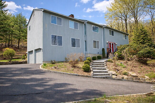 Foto del edificio - 78 Sturbridge Rd