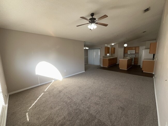 Foto del edificio - 841 Sun Ridge Village Dr