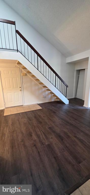 Building Photo - 602 Ravens Crest Dr