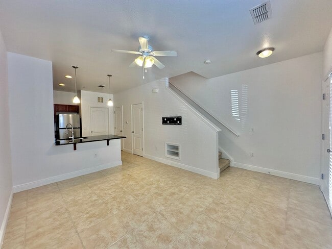 Building Photo - Spacious 3BR/3BA Rental in Chase Hollow – ...