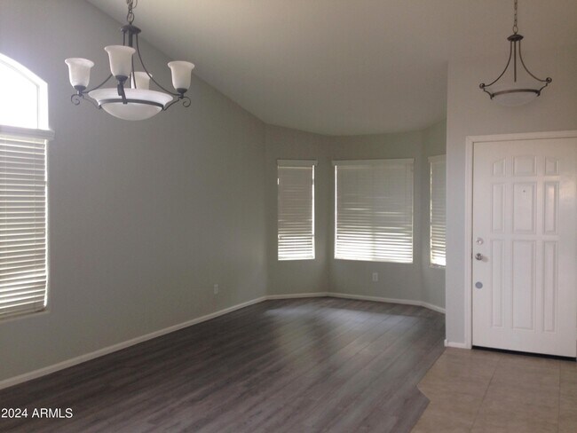 Foto del edificio - 4820 W Harwell Rd