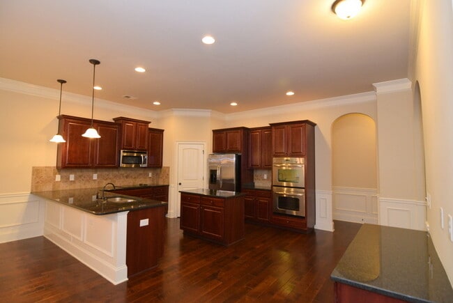 Foto del edificio - Huge 5 Bed/4 Bath Home Near Ft. Gordon