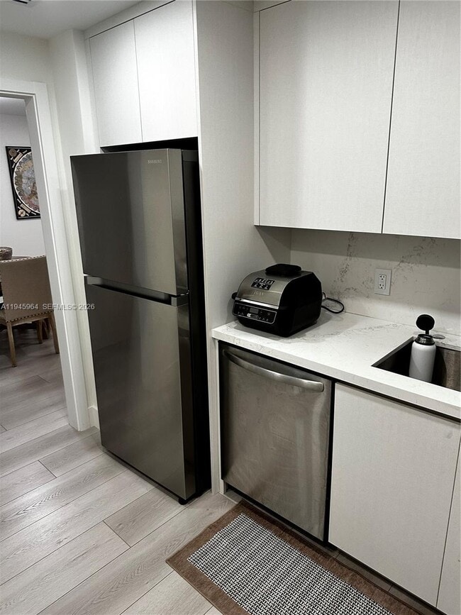 Foto del edificio - 400 Kings Point Dr