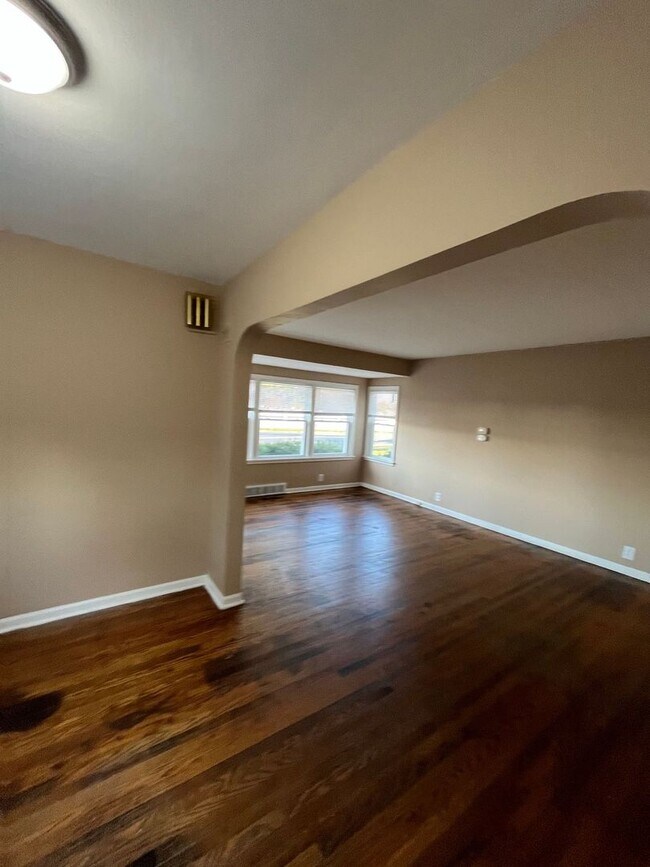 Foto del edificio - 2524 Tytus Ave