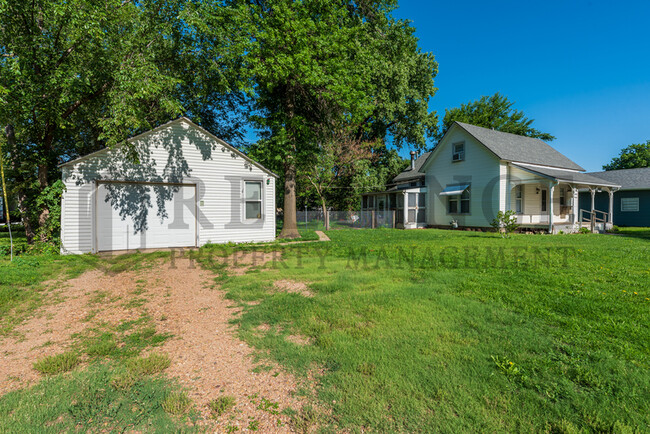 Building Photo - 217 N Daily Rd