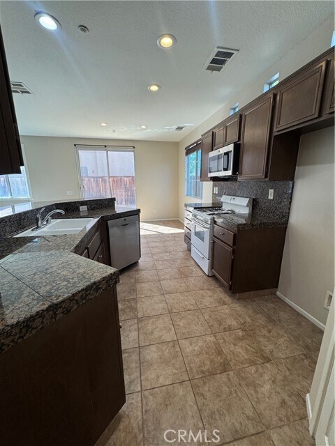 Foto del edificio - 4440 Watermoor Dr