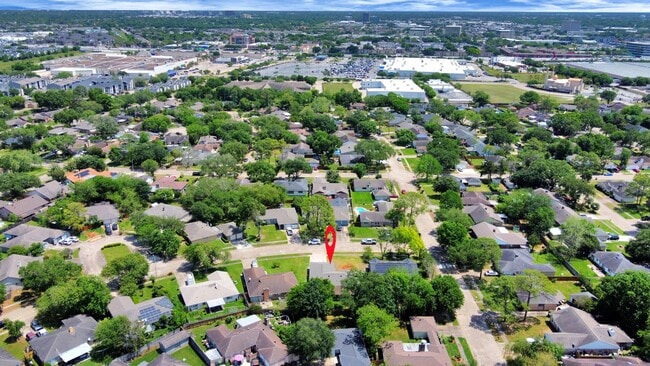 Building Photo - 10707 Shannon Hills Dr